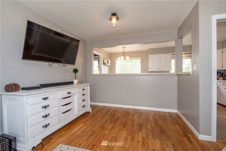 3002 Elwood Dr W in University Place, WA - Building Photo - Building Photo