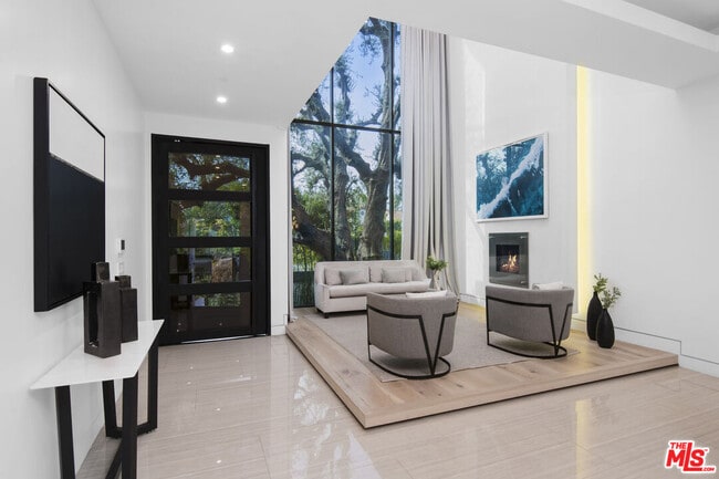 350 N Harper Ave in West Hollywood, CA - Building Photo - Building Photo