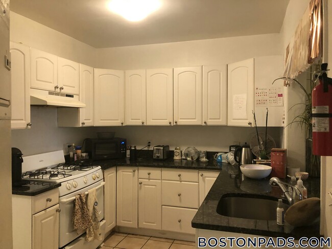 62 Egmont St in Brookline, MA - Foto de edificio - Building Photo