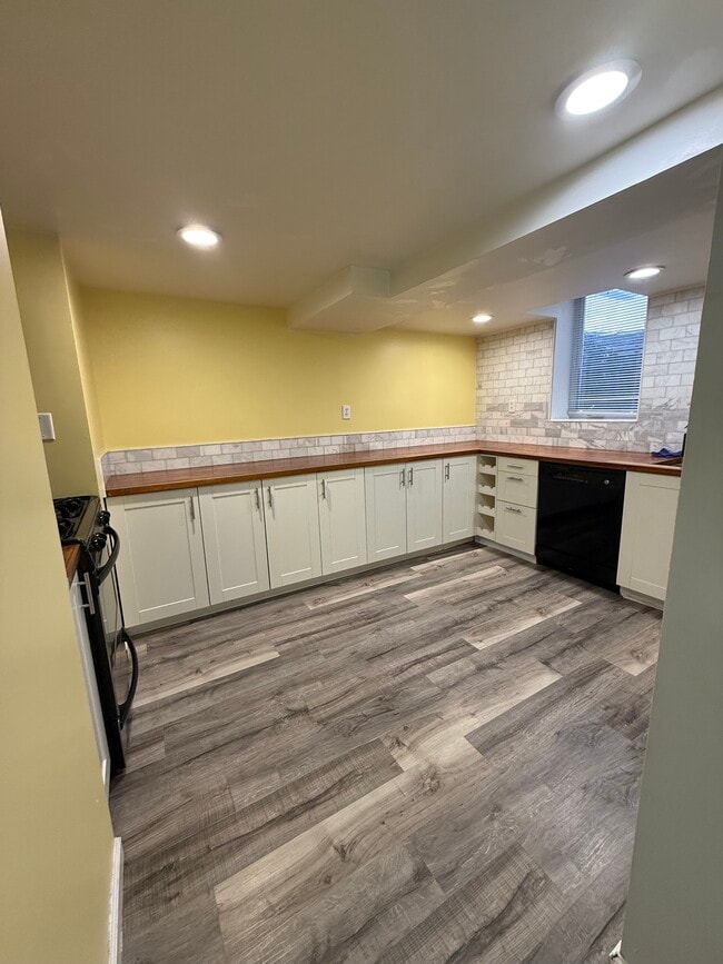 property at 2541 Bittersweet Ln