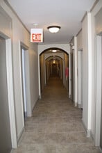 Jeffery Parkway Apartments in Chicago, IL - Foto de edificio - Interior Photo