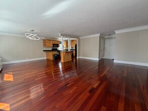 2 Hammond Pond Pkwy in Newton, MA - Building Photo - Building Photo