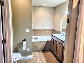 15799 Tundra Rd in St. Robert, MO - Building Photo - Building Photo