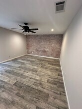 9638 Ravensworth Dr in Houston, TX - Foto de edificio - Building Photo