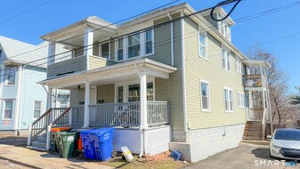 45 Prospect St in Meriden, CT - Building Photo