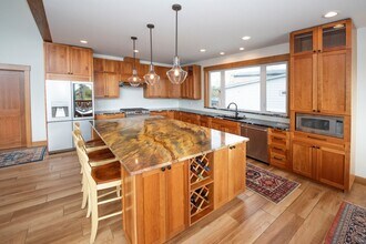 4043 North Point Dr in Anchorage, AK - Building Photo - Building Photo
