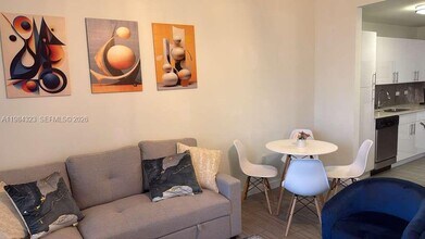 1776 Polk St in Hollywood, FL - Building Photo - Building Photo