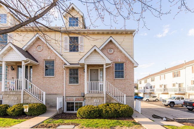 property at 215 W Cortland Center Rd