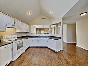 111 Cedar Bend Ct in La Vergne, TN - Building Photo - Building Photo