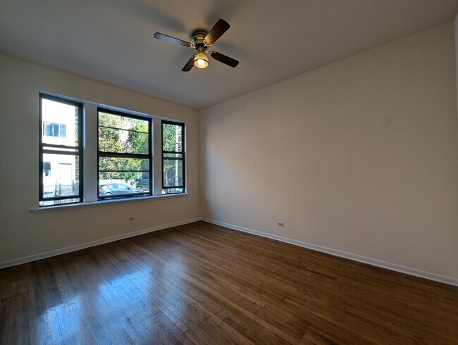 3147 W Medill Ave in Chicago, IL - Building Photo - Building Photo
