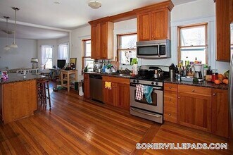 32 Hawthorne St in Somerville, MA - Building Photo - Building Photo