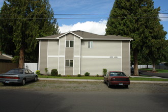 4955-4959 Elizabeth St N in Keizer, OR - Building Photo - Building Photo