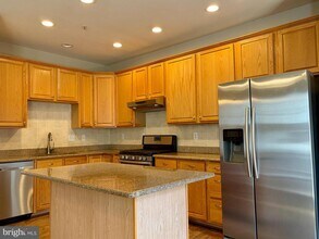 6036 Helmsman Way in Columbia, MD - Building Photo - Building Photo