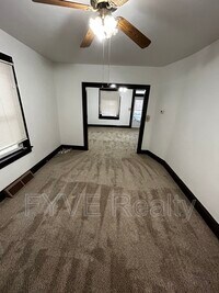 1032 Oakmont Ave photo'