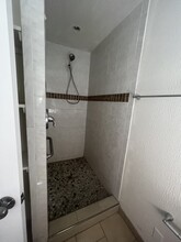 910 Jones St, Unit C in Clearwater, FL - Building Photo - Building Photo