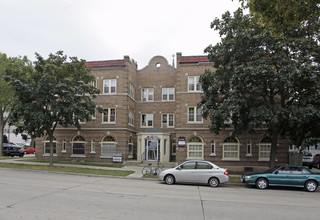 Fairmount Apartments in Milwaukee, WI - Building Photo - Building Photo