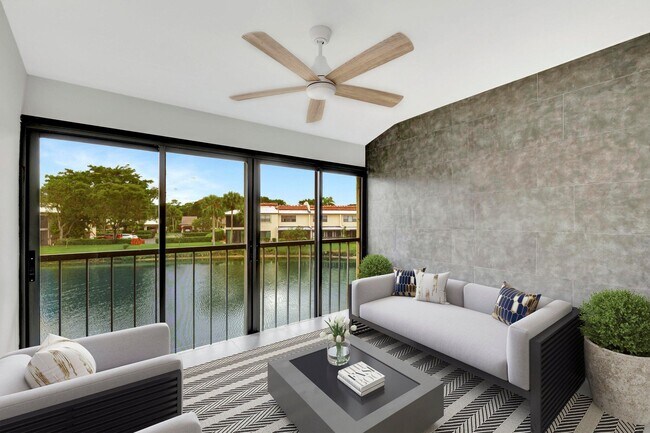 7898 Eastlake Dr in Boca Raton, FL - Building Photo - Building Photo