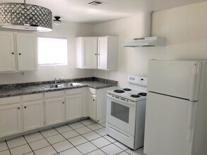 1329 Oahu St in Las Vegas, NV - Building Photo - Building Photo