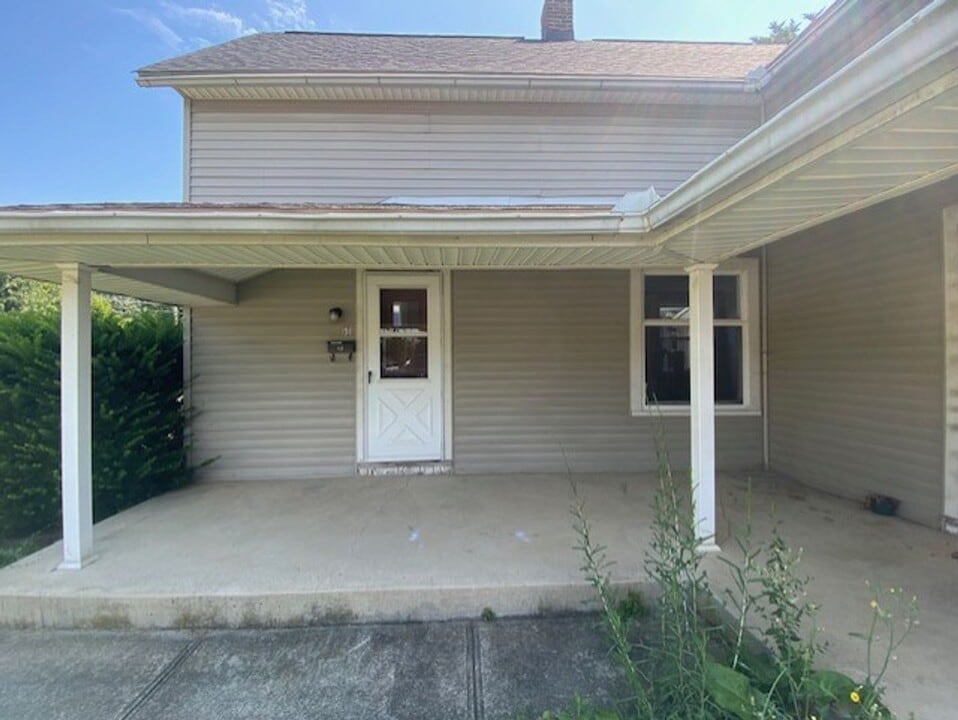 1-198 1/2 E High St in London, OH - Building Photo