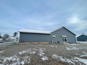 995 Morning Star Ln in Plover, WI - Foto de edificio - Building Photo