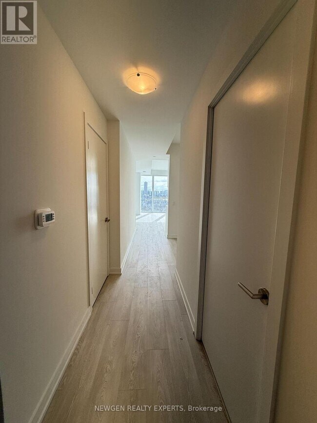 1 Quarrington Lane in North York, ON - Building Photo - Building Photo