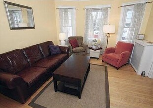 502 Huron Ave, Unit 1 in Cambridge, MA - Building Photo - Building Photo