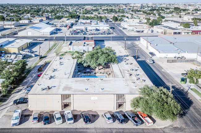 Houston Arms Apartments in Odessa, TX - Building Photo - Building Photo