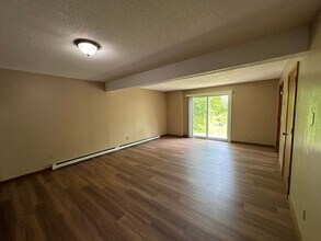 35A-B N Whitney St, Unit 35B North Whitney Street in Amherst, MA - Building Photo - Building Photo