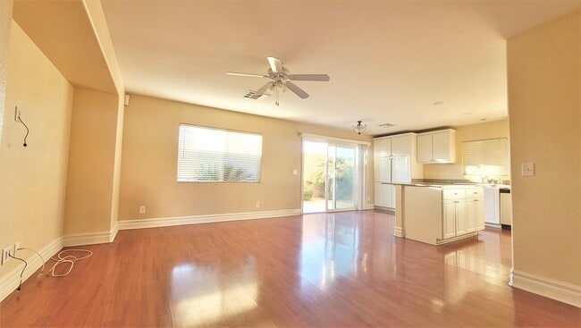 229 Fairway Woods Dr in Las Vegas, NV - Building Photo - Building Photo