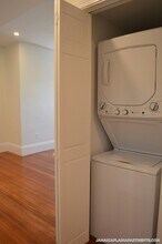 370b Centre St in Boston, MA - Foto de edificio - Building Photo