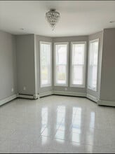 44 Pine St, Unit 1 in Pawtucket, RI - Building Photo - Building Photo