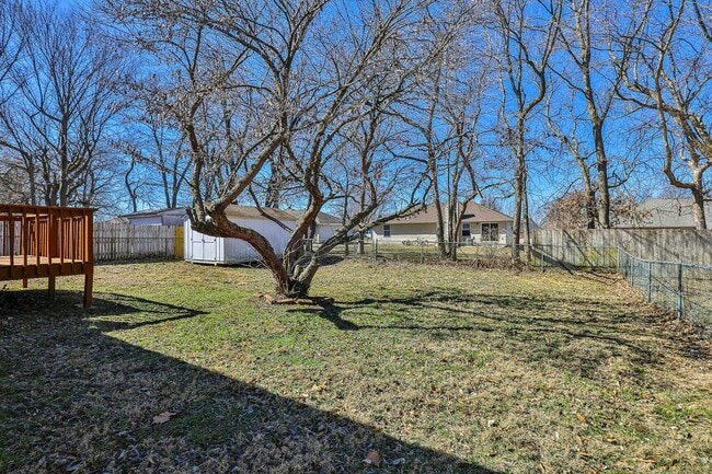 property at 3821 S Leawood Ave