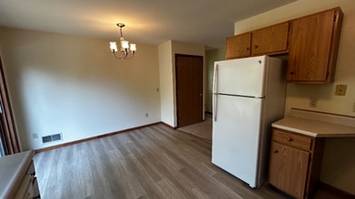 4210 Menga Dr in Schenectady, NY - Foto de edificio - Building Photo
