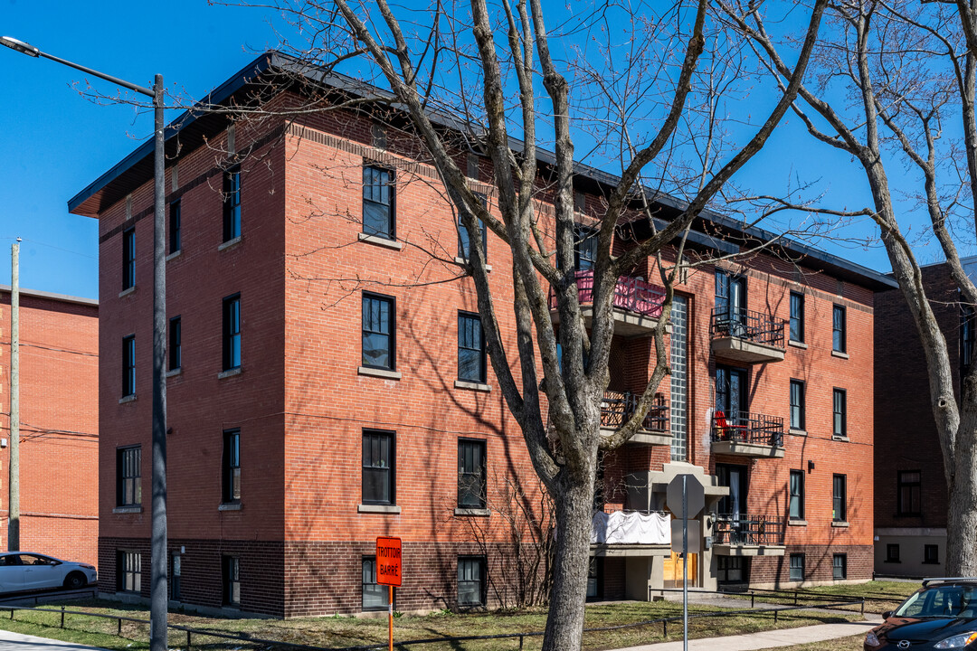 1390 de Longueuil in Québec, QC - Building Photo