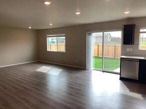 6500 44th St E in Fife, WA - Building Photo - Building Photo