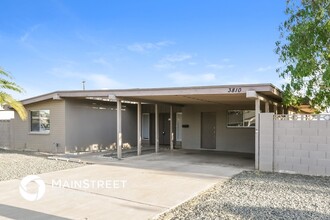 3810 W Townley Ave, Unit I-115 in Phoenix, AZ - Foto de edificio - Building Photo