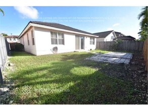 15546 SW 23rd Ln in Miami, FL - Building Photo - Building Photo