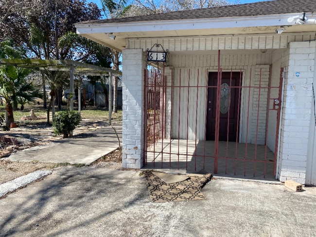 property at 613 E Expressway 83