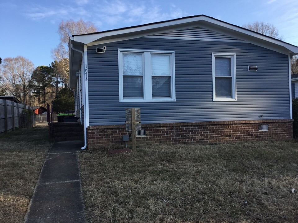 1074 Piney Marsh Ct in Virginia Beach, VA - Building Photo