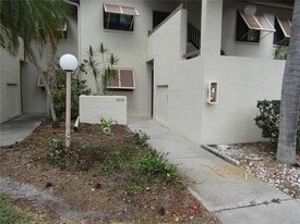 5235 Willow Links in Sarasota, FL - Building Photo