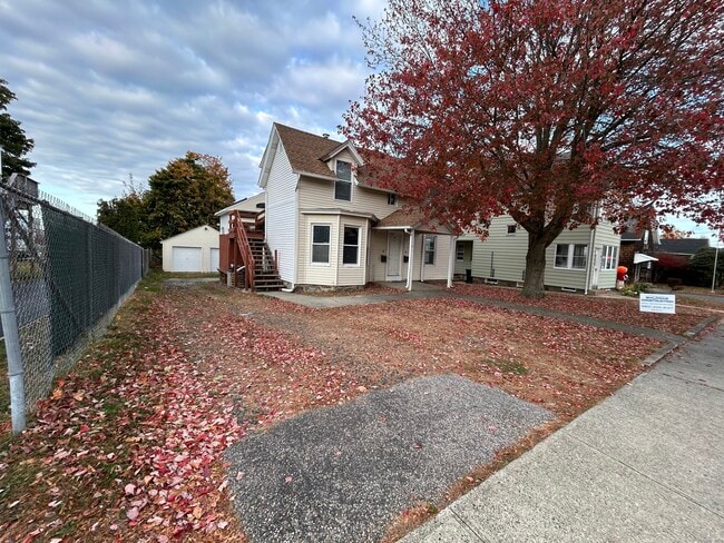 33 Chicago Ave in Groton, CT - Building Photo - Building Photo