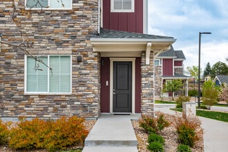 The Point at Biscay in Aurora, CO - Building Photo - Building Photo