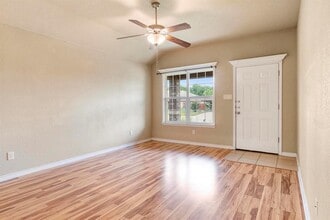 1005 Leah Dr in Troy, TX - Building Photo - Building Photo