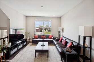 1939 Kingsley Cir in Northbrook, IL - Building Photo - Building Photo