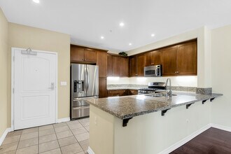 629 Traction Ave, Unit 616 in Los Angeles, CA - Foto de edificio - Building Photo