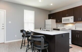 407 S Illinois Ave, Unit 1