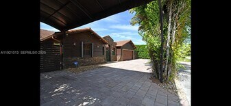 17334 SW 149th Pl in Miami, FL - Building Photo