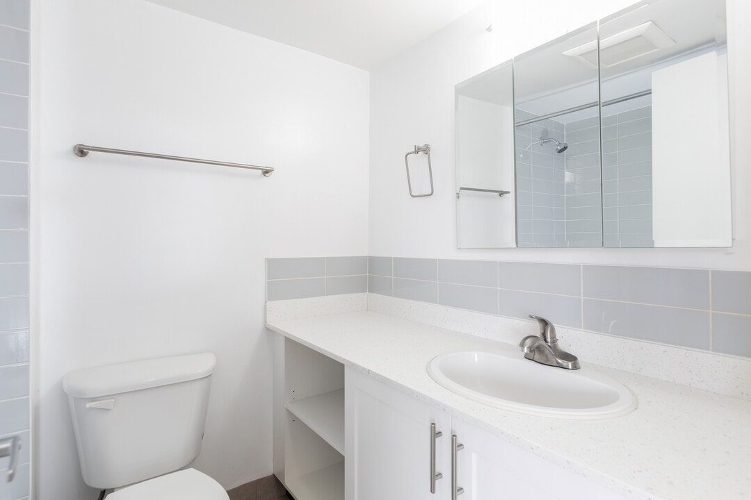 550 W 12th Ave in Vancouver, BC - Building Photo