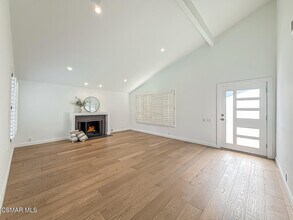 1915 Woodside Dr in Thousand Oaks, CA - Building Photo - Building Photo