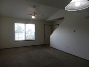 5709-5711 Canaveral Dr-Unit -5711 in Columbia, MO - Building Photo - Building Photo